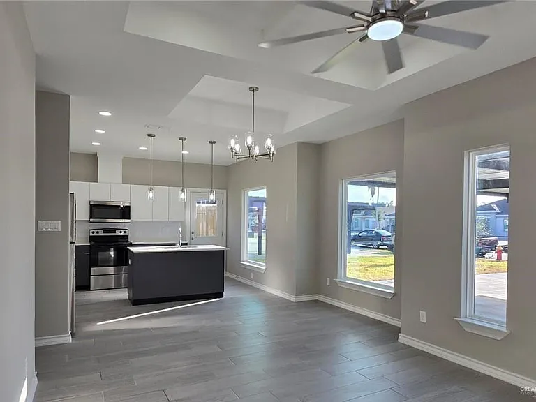 1420 S Xanthia St #6 — Photo 4