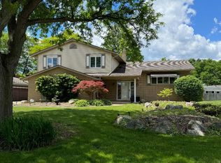 37695 Sarafina Dr, Sterling Heights, MI 48312