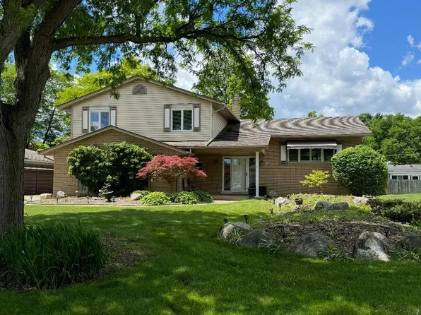 37695 Sarafina Dr, Sterling Heights, MI 48312