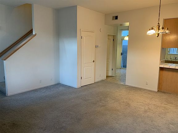 4th image of 3037 Woods Cir