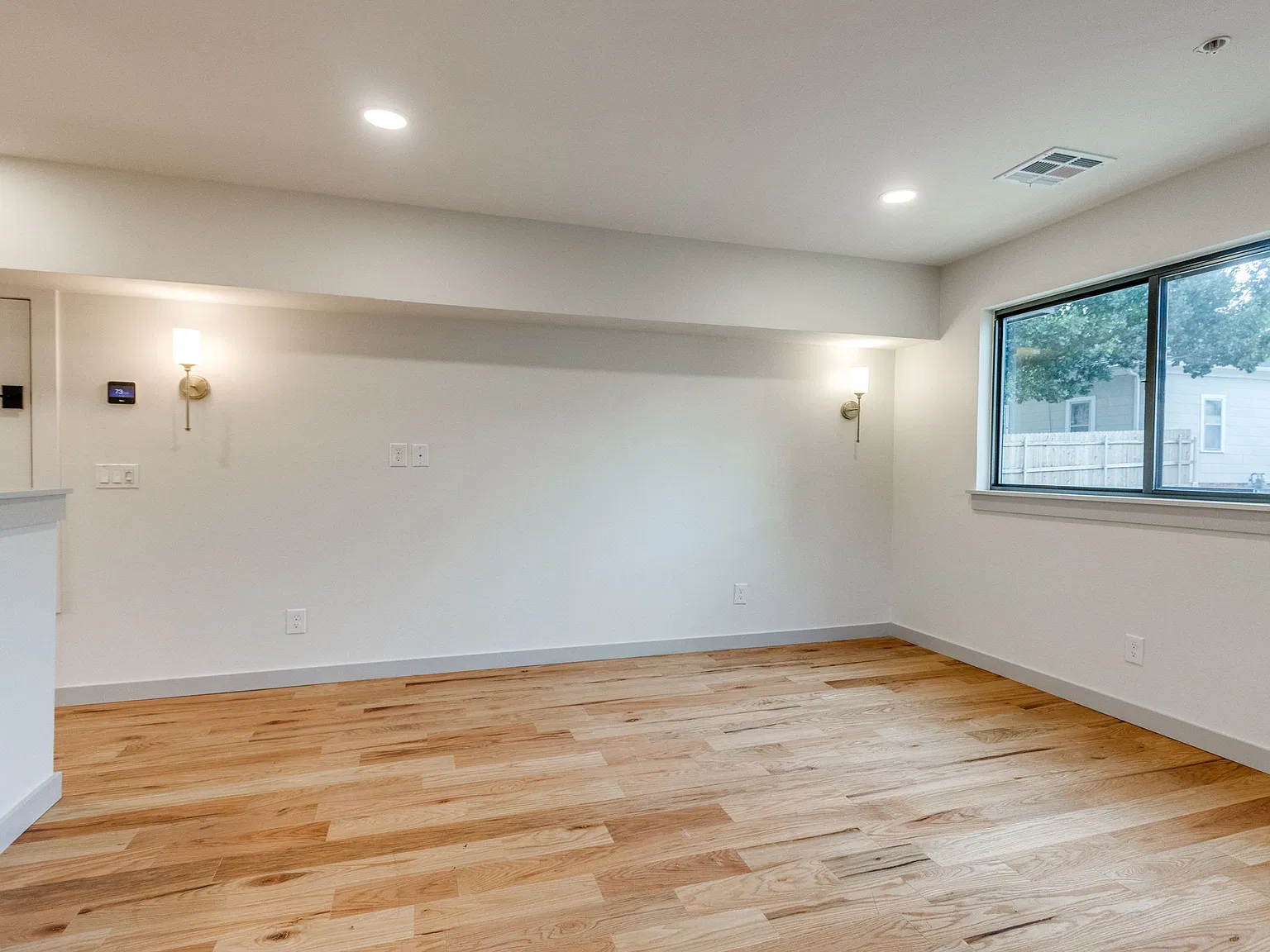 419 Northwest 25th Street — Photo 4