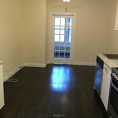 Rented by Town Residential | media 15