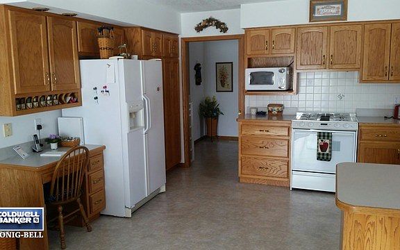 3rd image of 1540 Walden Cres