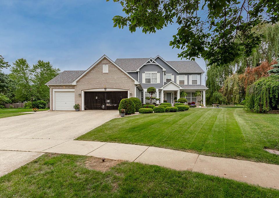 1st image of 447 Greenview Ln
