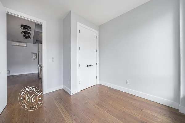 Rented by MySpaceNYC | media 6