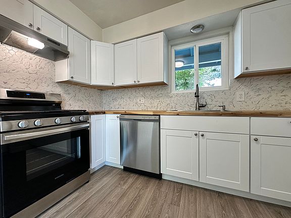 2nd image of 1266 Edgewood Dr
