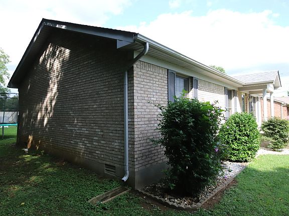 2nd image of 456 Oakrun Dr