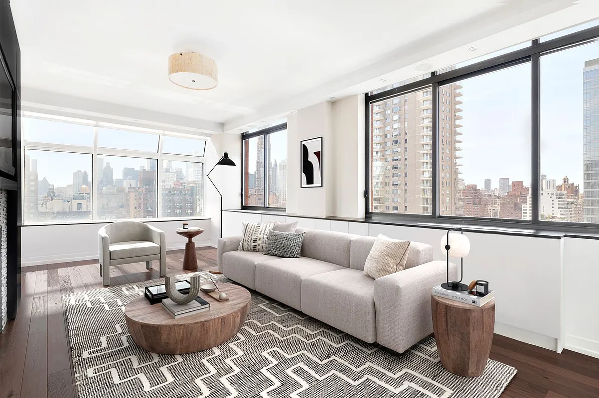 343 East 74th St Unit PH1D  