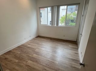 817 S Westgate Ave #301, Los Angeles, CA 90049