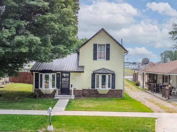 235 W Middlebury St, Shipshewana, IN 46565