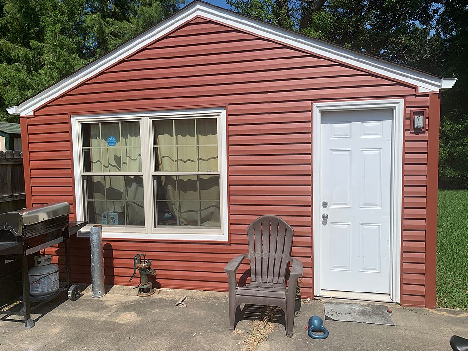 2nd image of 8032 Wedgewood Dr