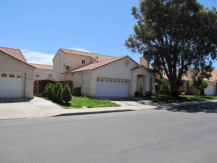 Harvey St, 4-bdrm 3-bth