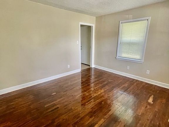 2nd image of 1407 Fairmont St APT 2