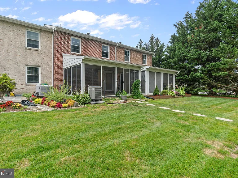 322 Harlan Sq #A-2 — Photo 35
