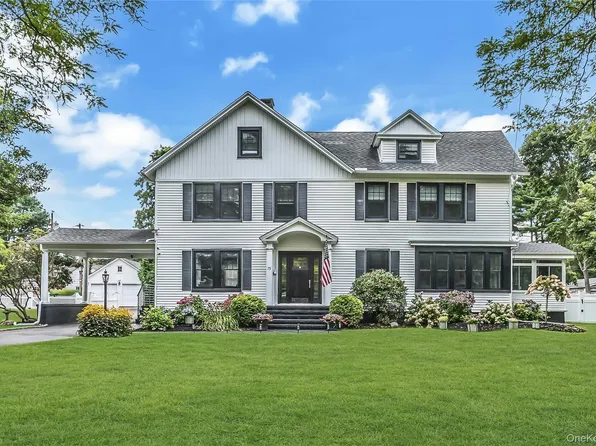 75 S Penataquit Avenue, Bay Shore, NY 11706