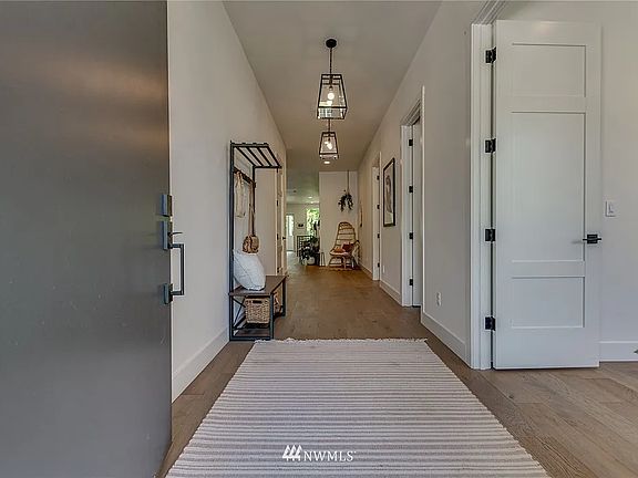 2nd image of 636 W U St