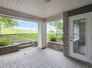 35 SE Richard Ct SW #106, Calgary, AB T3E 7N9
