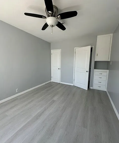 8811 S Budlong Ave — Photo 9