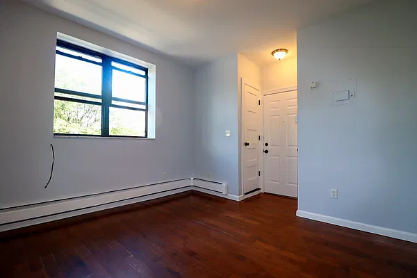 Bedroom, photo 1