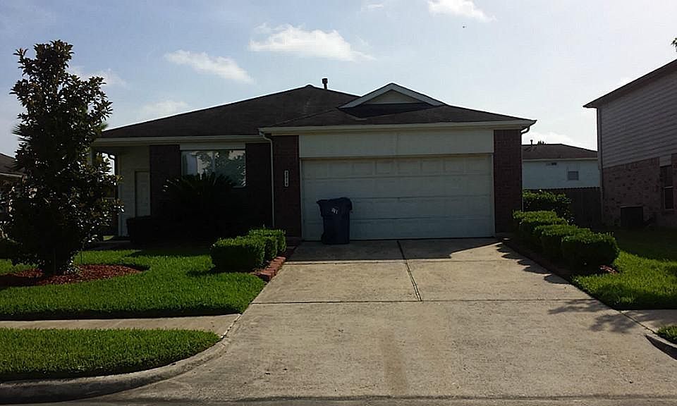 1st image of 2015 Foxhill Dr