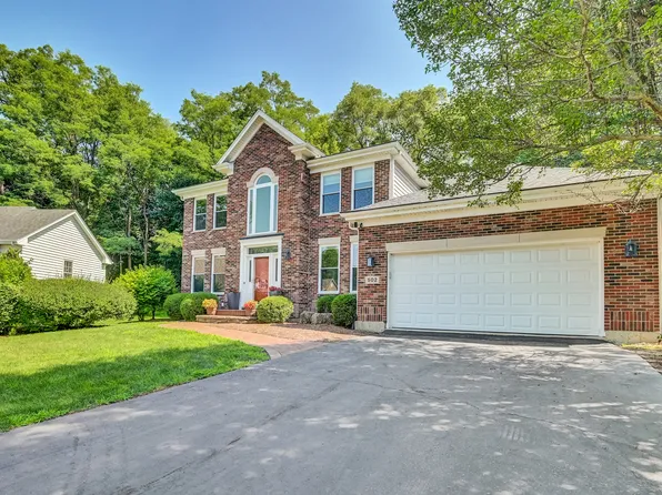 502 Windsor Cir, Fox River Grove, IL 60021