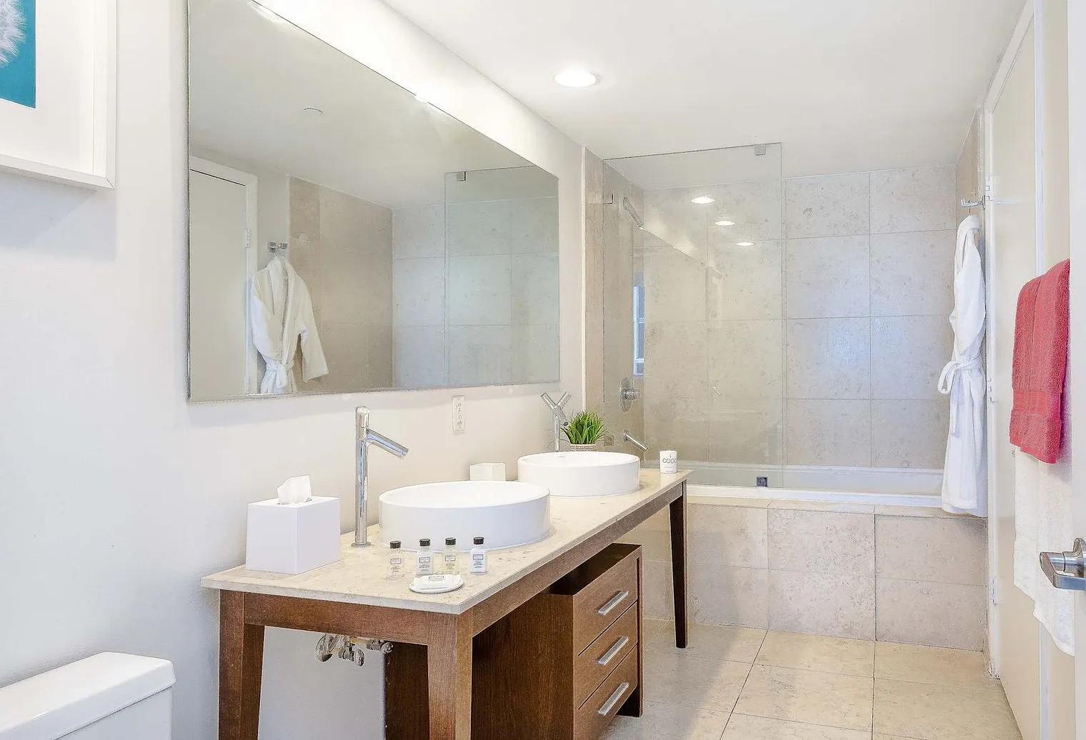 1 bed, 1.0 bath, 893 sqft, $3,773 — Photo 3