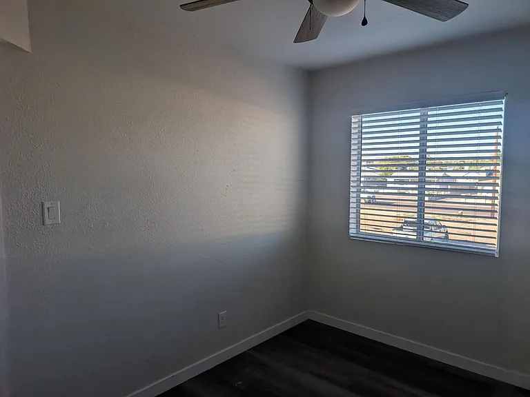 7160 N 53rd Ave — Photo 11