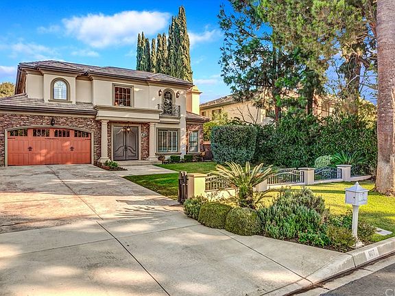 3rd image of 607 W Palm Dr
