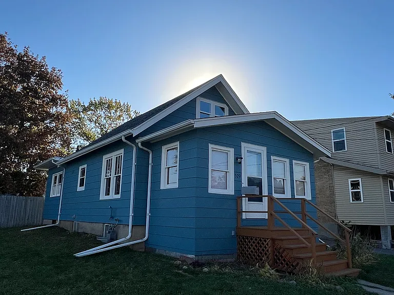 529 N Fair Oaks Ave — Photo 1