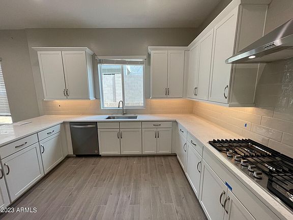 4th image of 5112 E GALLOP Way