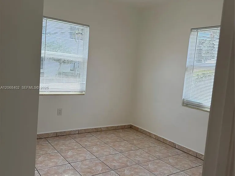 636 SW 8th Ave #636 — Photo 6