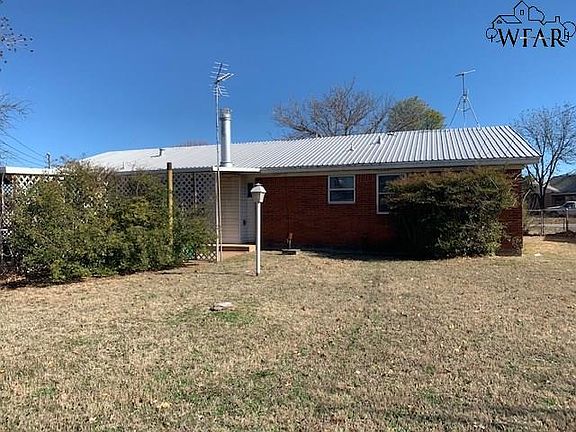 2nd image of 1117 Lincoln Dr