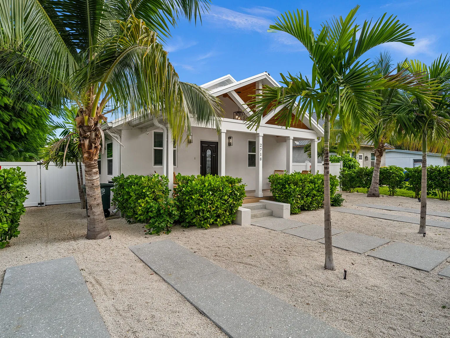 4 bed, 2019 sqft, $4,900 — Photo 1