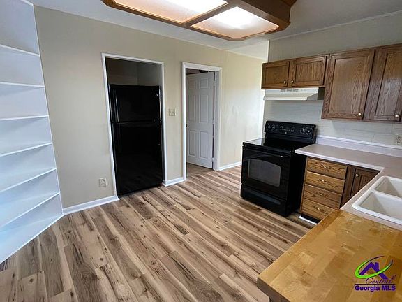 5th image of 111 Nix Way