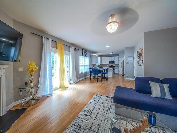 3rd image of 513 Cornelia Dr