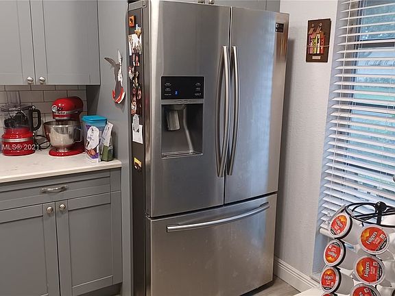4th image of 7708 Margate Blvd #3