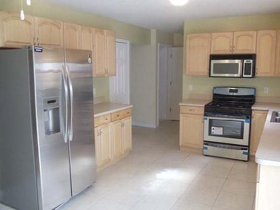 4th image of 27715 Townley Ave