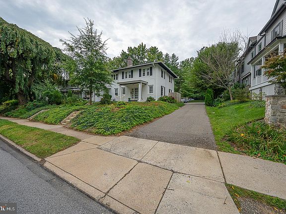 3rd image of 228 Montgomery Ave