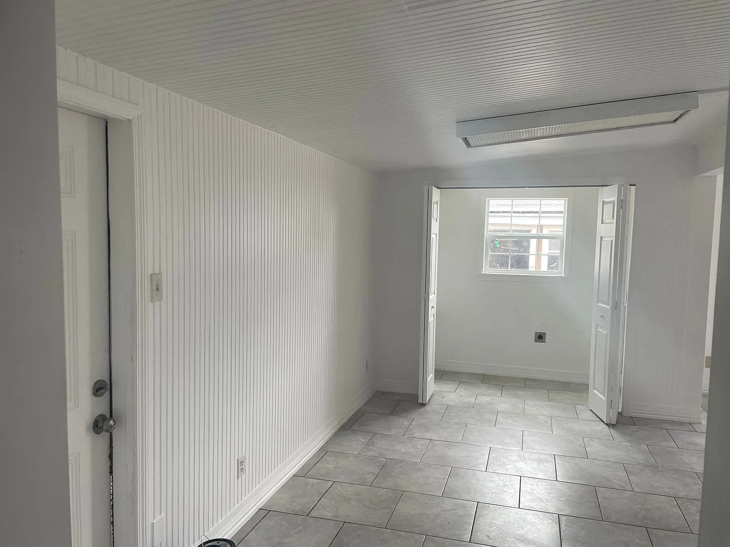 Centrally Located 3-Bedroom Home with Additional Back Apartment — Photo 4