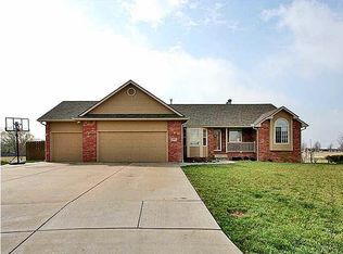 1497 Raintree Ln, Haysville, KS 67060