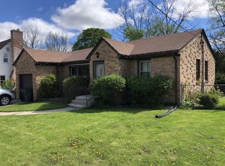 121 Wilcox Ave, Elgin, IL 60123