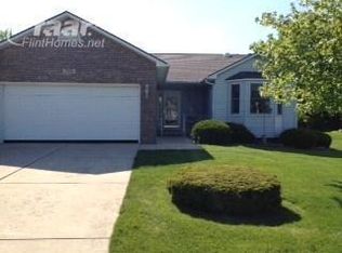 7378 Cross Creek Dr, Swartz Creek, MI 48473