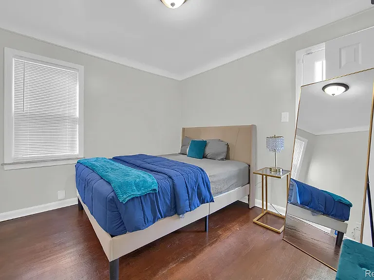 8550 W Outer Dr — Photo 6