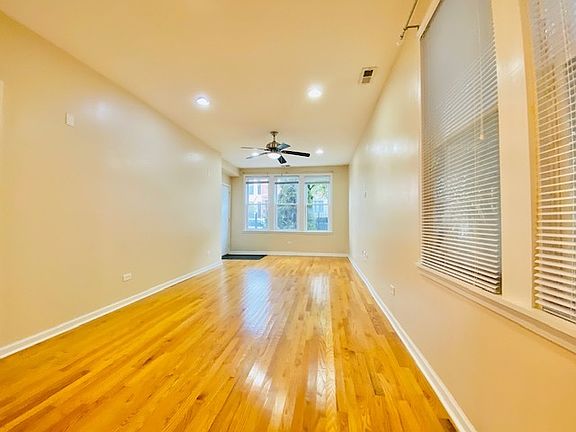 3rd image of 1517 W Erie St #1