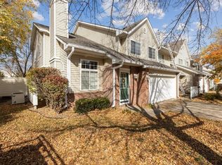 4426 104th St APT 4, Urbandale, IA 50322
