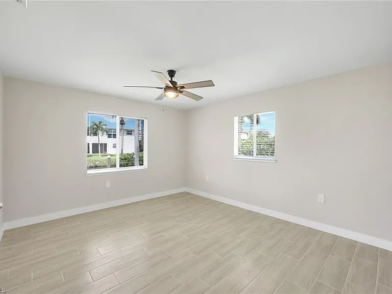 27150 Esther Dr — Photo 19