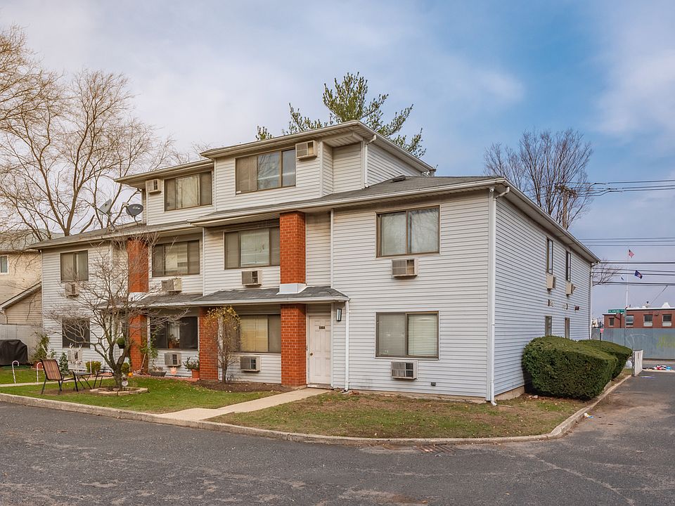 1st image of 14 Richmond Ct #5A