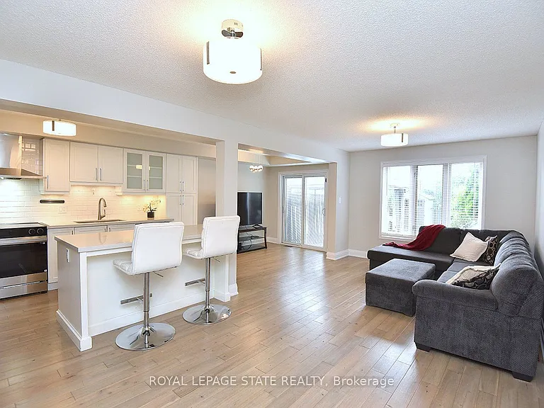 519 Southridge Dr — Photo 4