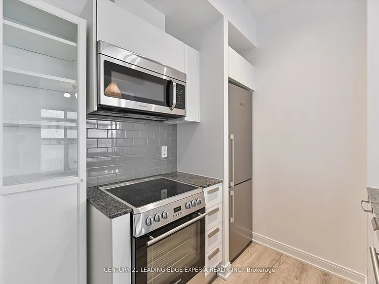 42 Charles St E #2309 — Photo 13