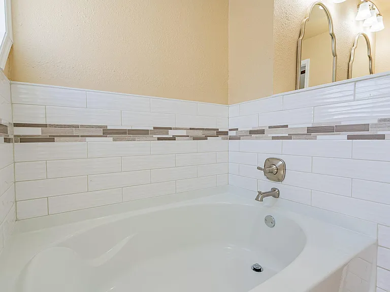 11318 Carabelee Cir — Photo 19